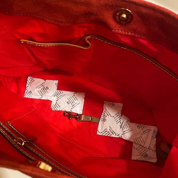 Dooney & Bourke Scarlett Suede Bag- Great for Valentine’s ❤️ or any other day!💖 - Picture 2 of 4